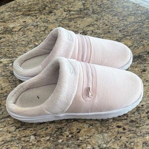 Nike Cozy Slip-On Women's Shoes in Light Pink